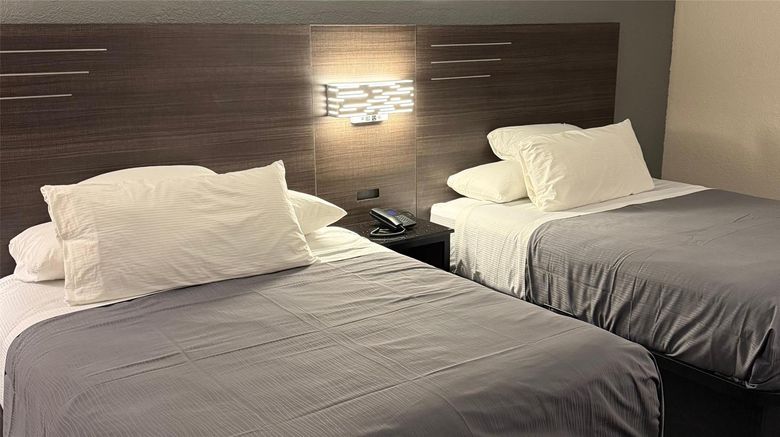 <b>Lx Hotel, SureStay Collection by BW Room</b>. Images powered by <a href="https://iceportal.shijigroup.com/" title="IcePortal" target="_blank">IcePortal</a>.
