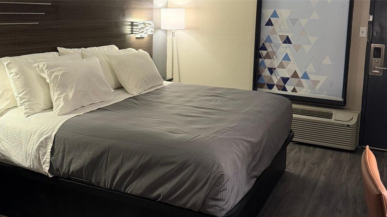 <b>Lx Hotel, SureStay Collection by BW Room</b>. Images powered by <a href="https://iceportal.shijigroup.com/" title="IcePortal" target="_blank">IcePortal</a>.
