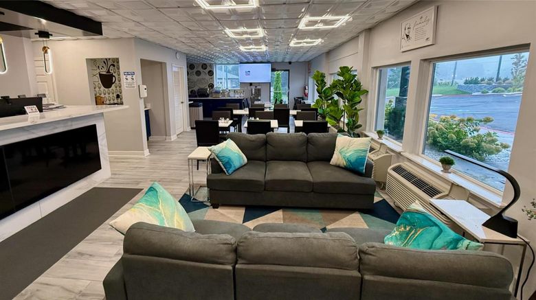 <b>Lx Hotel, SureStay Collection by BW Lobby</b>. Images powered by <a href="https://iceportal.shijigroup.com/" title="IcePortal" target="_blank">IcePortal</a>.