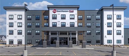 Best Western Plus Neepawa Hotel Exterior