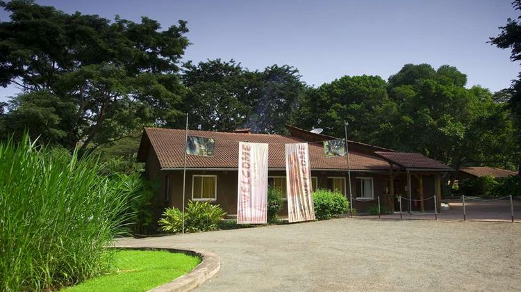 Dik Dik Hotel & Tours Exterior