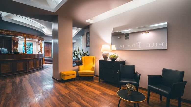 <b>Hotel Belvedere Lobby</b>. Images powered by <a href="https://iceportal.shijigroup.com/" title="IcePortal" target="_blank">IcePortal</a>.