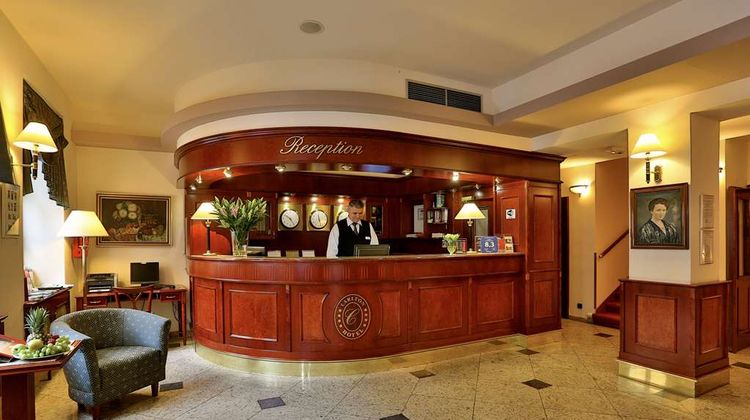 Hotel Carlton Lobby