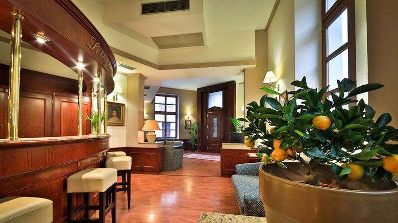 <b>Hotel Carlton Lobby</b>. Images powered by <a href="https://iceportal.shijigroup.com/" title="IcePortal" target="_blank">IcePortal</a>.