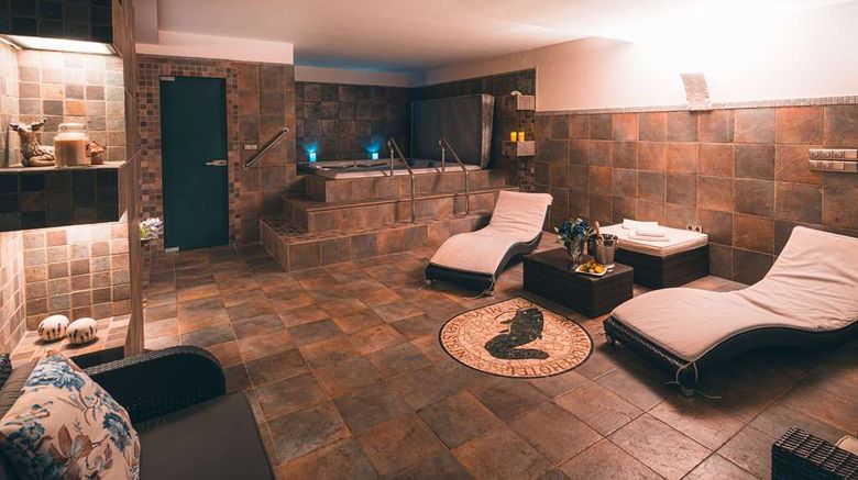 <b>Romantic Hotel Mlyn Spa</b>. Images powered by <a href="https://iceportal.shijigroup.com/" title="IcePortal" target="_blank">IcePortal</a>.