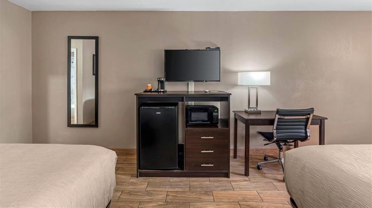 Quality Inn & Suites Room