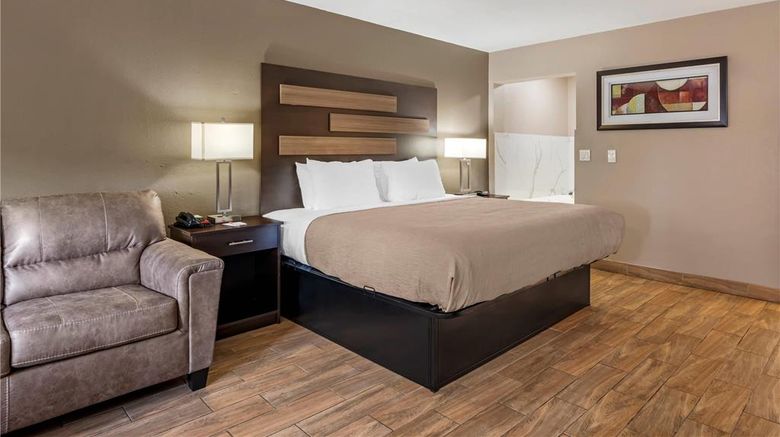 <b>Quality Inn & Suites Suite</b>. Images powered by <a href="https://iceportal.shijigroup.com/" title="IcePortal" target="_blank">IcePortal</a>.