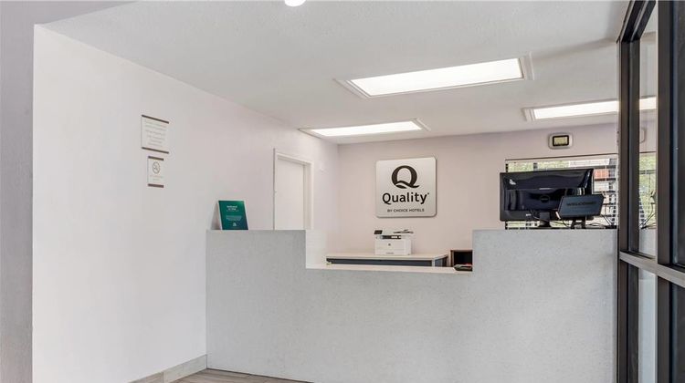 Quality Inn & Suites Lobby