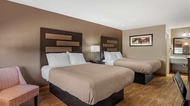 Quality Inn & Suites Room