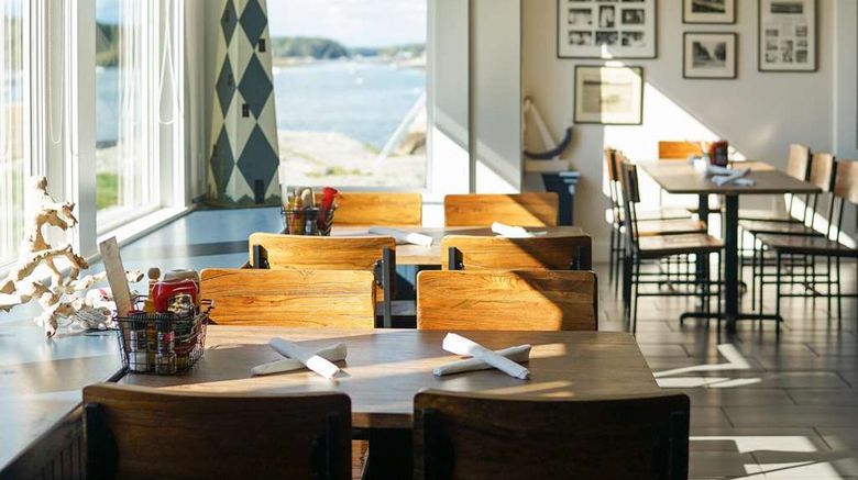 <b>Sebasco Harbor Resort Restaurant</b>. Images powered by <a href="https://iceportal.shijigroup.com/" title="IcePortal" target="_blank">IcePortal</a>.