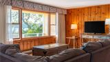 <b>Sebasco Harbor Resort Suite</b>. Images powered by <a href="https://iceportal.shijigroup.com/" title="IcePortal" target="_blank">IcePortal</a>.