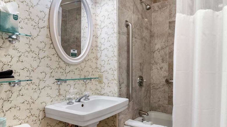 <b>Harraseeket Inn & Event House Room</b>. Images powered by <a href="https://iceportal.shijigroup.com/" title="IcePortal" target="_blank">IcePortal</a>.
