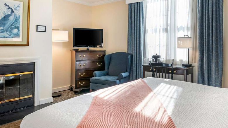 <b>Harraseeket Inn & Event House Suite</b>. Images powered by <a href="https://iceportal.shijigroup.com/" title="IcePortal" target="_blank">IcePortal</a>.