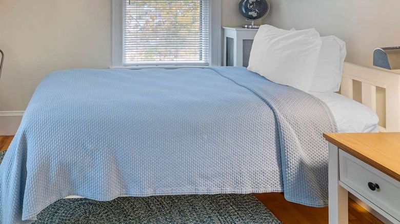 <b>Harraseeket Inn & Event House Room</b>. Images powered by <a href="https://iceportal.shijigroup.com/" title="IcePortal" target="_blank">IcePortal</a>.