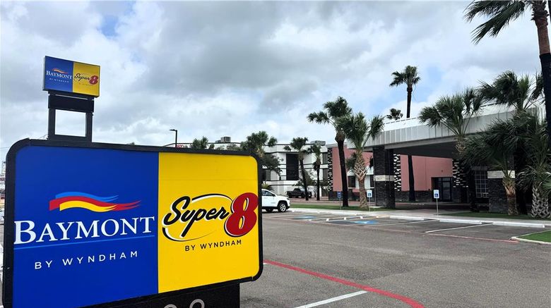 <b>Super 8 by Wyndham Corpus Christi Exterior</b>. Images powered by <a href="https://iceportal.shijigroup.com/" title="IcePortal" target="_blank">IcePortal</a>.