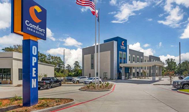 Comfort Inn & Suites Exterior