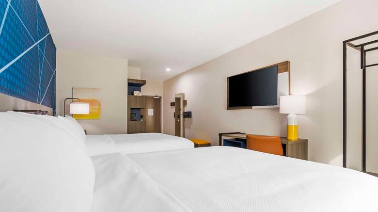 <b>Comfort Inn & Suites Room</b>. Images powered by <a href="https://iceportal.shijigroup.com/" title="IcePortal" target="_blank">IcePortal</a>.