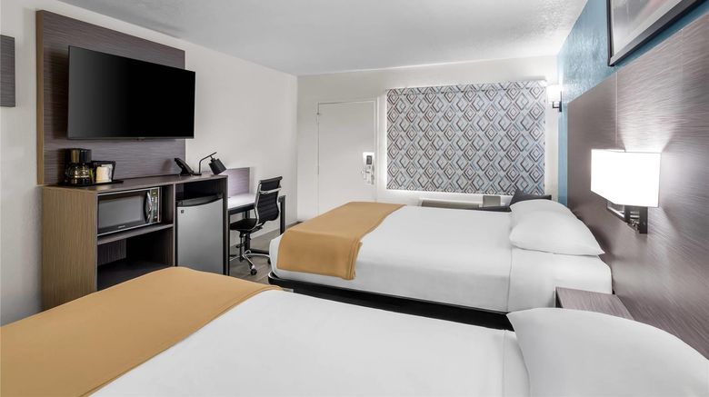 <b>Rodeway Inn Lake Wales Winter Haven Room</b>. Images powered by <a href="https://iceportal.shijigroup.com/" title="IcePortal" target="_blank">IcePortal</a>.