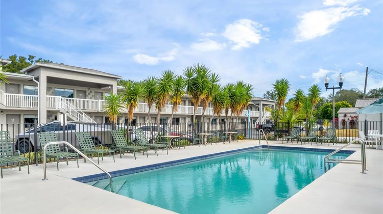 Rodeway Inn Lake Wales Winter Haven Pool