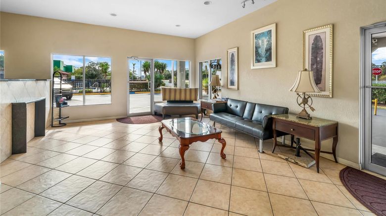 <b>Rodeway Inn Lake Wales Winter Haven Lobby</b>. Images powered by <a href="https://iceportal.shijigroup.com/" title="IcePortal" target="_blank">IcePortal</a>.