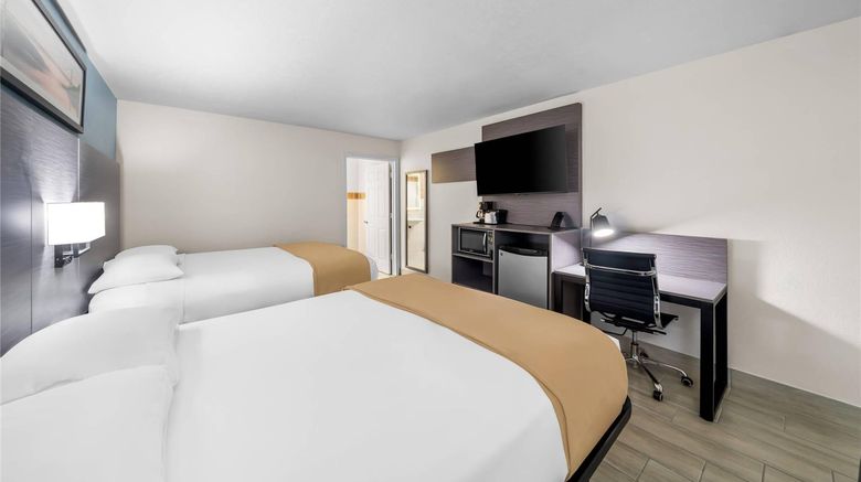 <b>Rodeway Inn Lake Wales Winter Haven Room</b>. Images powered by <a href="https://iceportal.shijigroup.com/" title="IcePortal" target="_blank">IcePortal</a>.