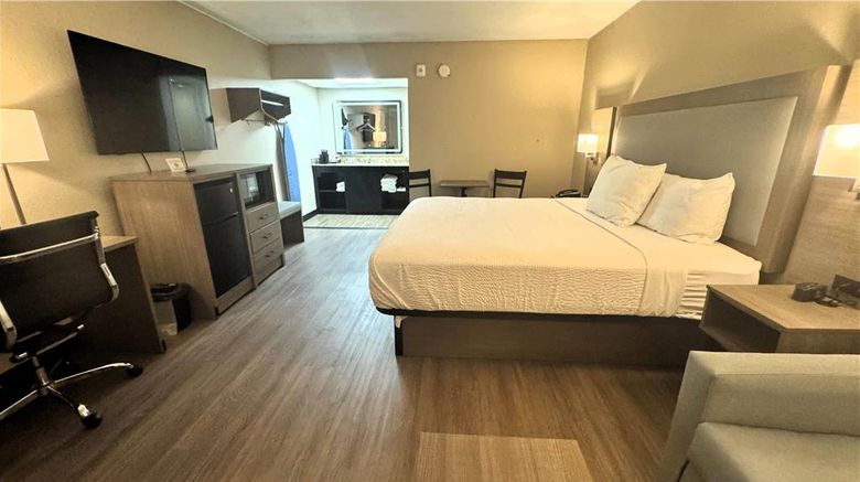 <b>Baymont Corpus Christi Airport Room</b>. Images powered by <a href="https://iceportal.shijigroup.com/" title="IcePortal" target="_blank">IcePortal</a>.
