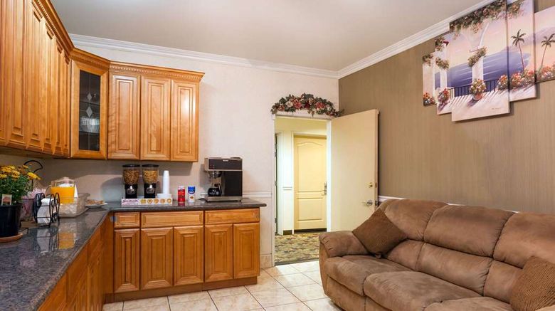 <b>Howard Johnson by Wyndham Bakersfield Other</b>. Images powered by <a href="https://iceportal.shijigroup.com/" title="IcePortal" target="_blank">IcePortal</a>.