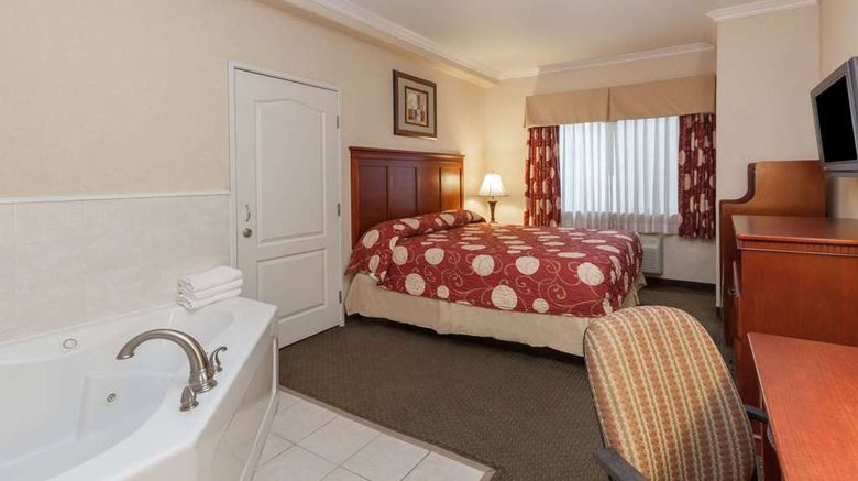 <b>Howard Johnson by Wyndham Bakersfield Suite</b>. Images powered by <a href="https://iceportal.shijigroup.com/" title="IcePortal" target="_blank">IcePortal</a>.