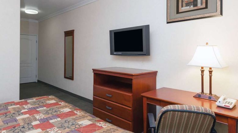 <b>Howard Johnson by Wyndham Bakersfield Health</b>. Images powered by <a href="https://iceportal.shijigroup.com/" title="IcePortal" target="_blank">IcePortal</a>.