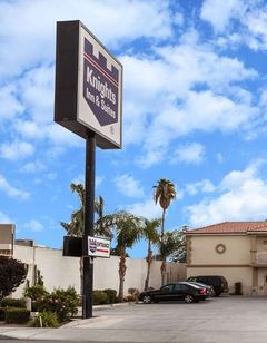 Howard Johnson by Wyndham Bakersfield