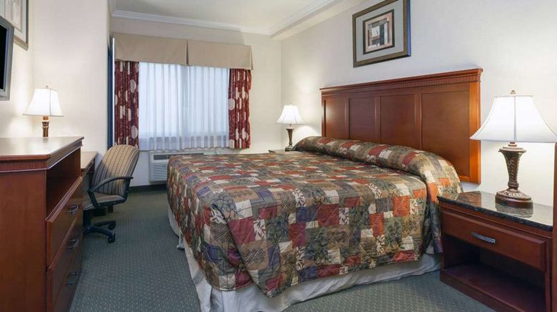 <b>Howard Johnson by Wyndham Bakersfield Room</b>. Images powered by <a href="https://iceportal.shijigroup.com/" title="IcePortal" target="_blank">IcePortal</a>.