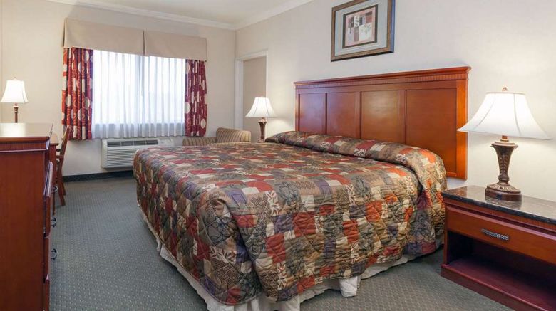 <b>Howard Johnson by Wyndham Bakersfield Room</b>. Images powered by <a href="https://iceportal.shijigroup.com/" title="IcePortal" target="_blank">IcePortal</a>.