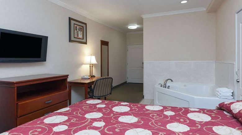 <b>Howard Johnson by Wyndham Bakersfield Suite</b>. Images powered by <a href="https://iceportal.shijigroup.com/" title="IcePortal" target="_blank">IcePortal</a>.