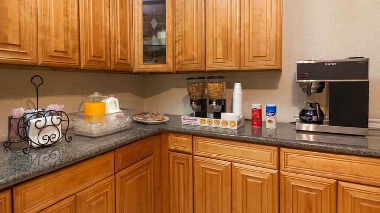 <b>Howard Johnson by Wyndham Bakersfield Other</b>. Images powered by <a href="https://iceportal.shijigroup.com/" title="IcePortal" target="_blank">IcePortal</a>.