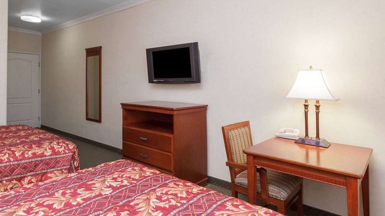 <b>Howard Johnson by Wyndham Bakersfield Room</b>. Images powered by <a href="https://iceportal.shijigroup.com/" title="IcePortal" target="_blank">IcePortal</a>.