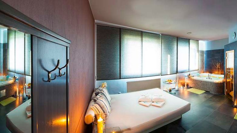 <b>Hotel Abacie Room</b>. Images powered by <a href="https://iceportal.shijigroup.com/" title="IcePortal" target="_blank">IcePortal</a>.