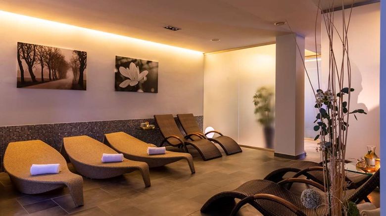 Hotel Abacie Exterior. Images powered by <a href="https://iceportal.shijigroup.com" target="_blank" rel="noopener">Ice Portal</a>.