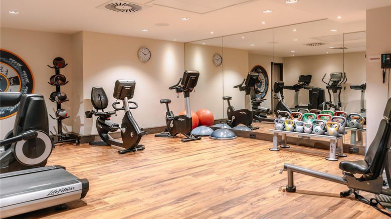 <b>Reichshof Hamburg Health</b>. Images powered by <a href="https://iceportal.shijigroup.com/" title="IcePortal" target="_blank">IcePortal</a>.