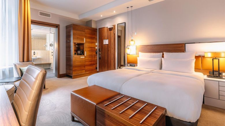 <b>Reichshof Hamburg Room</b>. Images powered by <a href="https://iceportal.shijigroup.com/" title="IcePortal" target="_blank">IcePortal</a>.