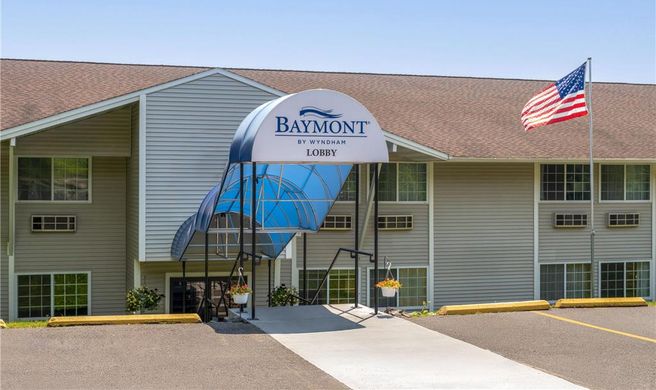 Baymont Duluth Spirit Mountain Exterior