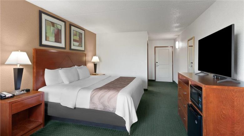 <b>Baymont Conference Center & Water Park Room</b>. Images powered by <a href="https://iceportal.shijigroup.com/" title="IcePortal" target="_blank">IcePortal</a>.