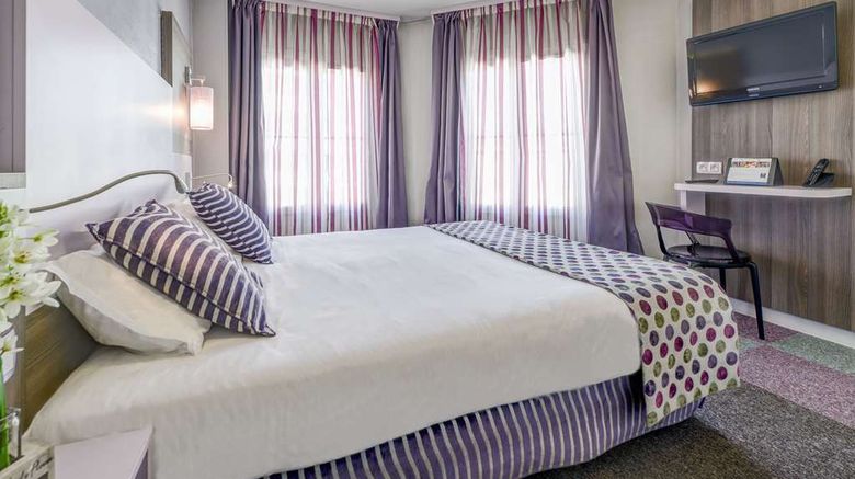 <b>Hotel Folie Room</b>. Images powered by <a href="https://iceportal.shijigroup.com/" title="IcePortal" target="_blank">IcePortal</a>.