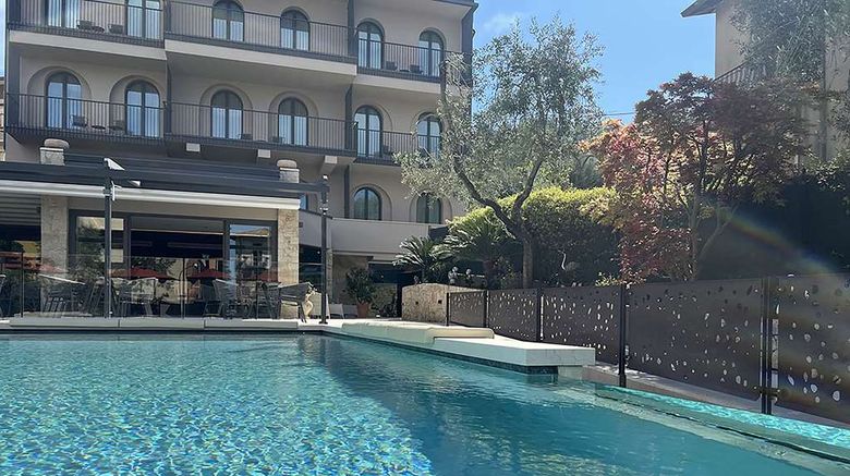 <b>Hotel Al Caminetto WorldHotels Crafted Pool</b>. Images powered by <a href="https://iceportal.shijigroup.com/" title="IcePortal" target="_blank">IcePortal</a>.