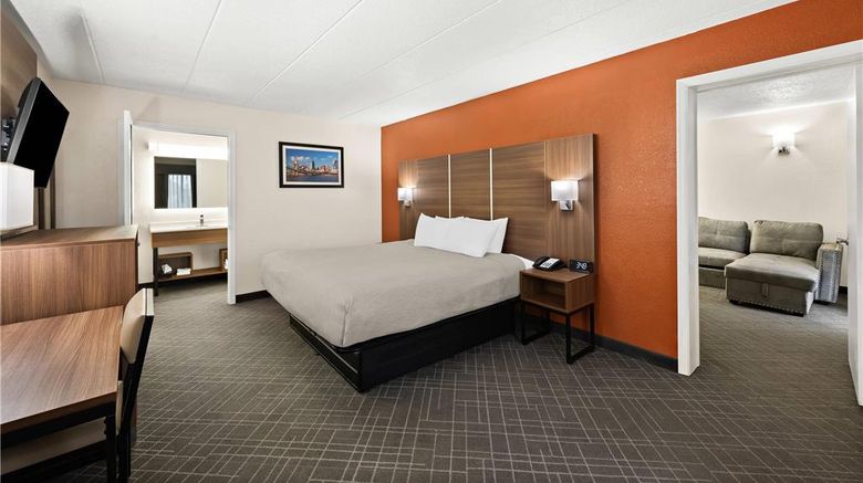 <b>Quality Inn Mason Near Kings Island Suite</b>. Images powered by <a href="https://iceportal.shijigroup.com/" title="IcePortal" target="_blank">IcePortal</a>.