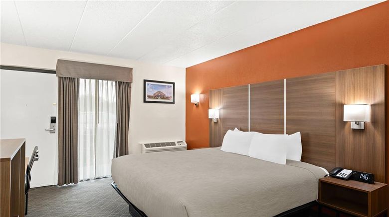 <b>Quality Inn Mason Near Kings Island Room</b>. Images powered by <a href="https://iceportal.shijigroup.com/" title="IcePortal" target="_blank">IcePortal</a>.