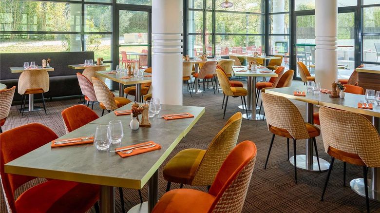 <b>Mercure Aix-en-Provence La Duranne Gare Restaurant</b>. Images powered by <a href="https://iceportal.shijigroup.com/" title="IcePortal" target="_blank">IcePortal</a>.