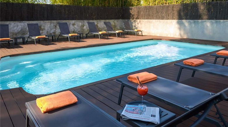 <b>Mercure Aix-en-Provence La Duranne Gare Pool</b>. Images powered by <a href="https://iceportal.shijigroup.com/" title="IcePortal" target="_blank">IcePortal</a>.