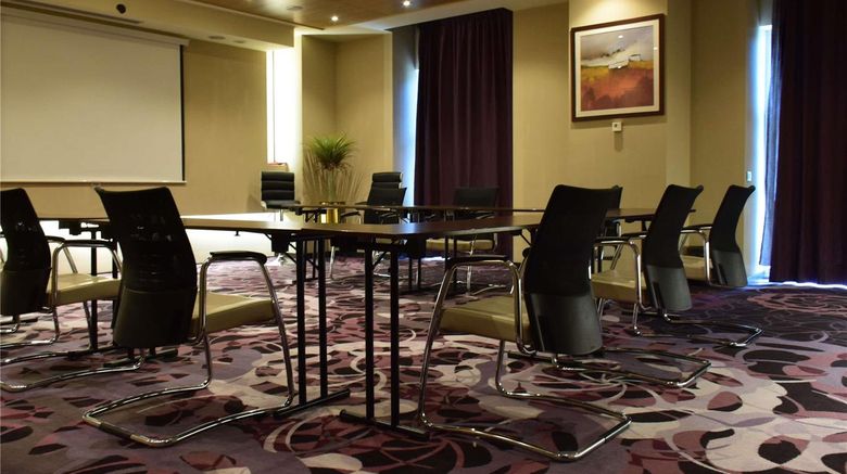 <b>Bucharest Unirii Square Hotel Meeting</b>. Images powered by <a href="https://iceportal.shijigroup.com/" title="IcePortal" target="_blank">IcePortal</a>.