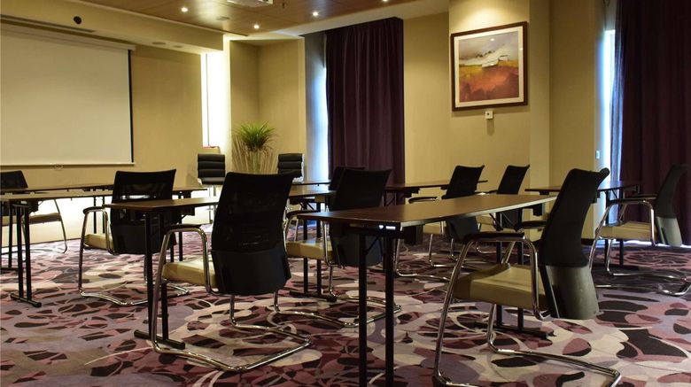 <b>Bucharest Unirii Square Hotel Meeting</b>. Images powered by <a href="https://iceportal.shijigroup.com/" title="IcePortal" target="_blank">IcePortal</a>.