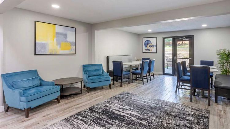 Executive Residency by BW Willow Grove Lobby